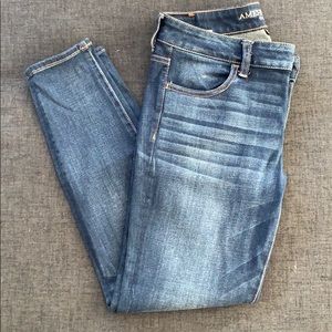 Perfect condition AE super super stretch